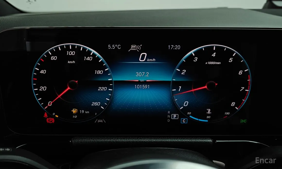 Фото 8 - Mercedes-Benz GLA-Class