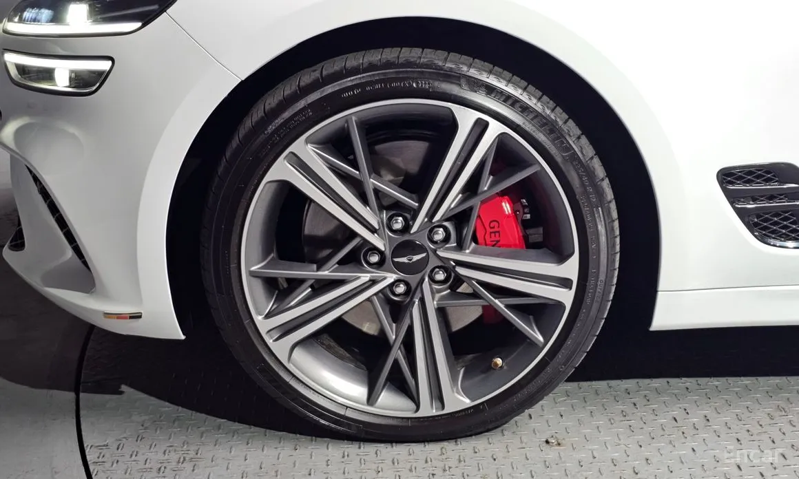 Фото 5 - Genesis G70