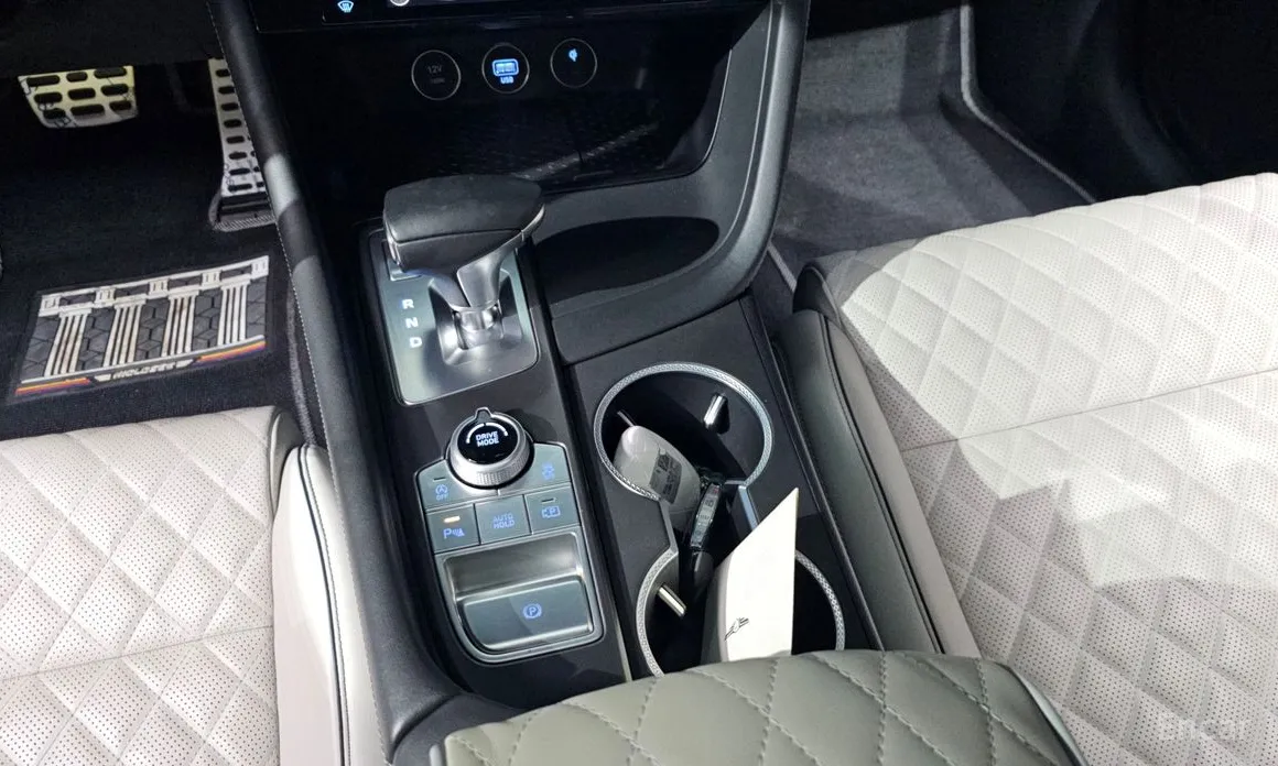 Фото 9 - Genesis G70