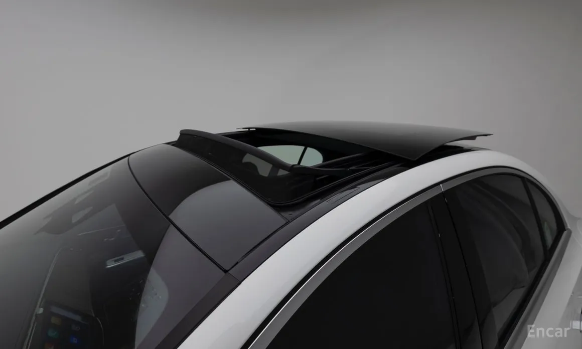 Фото 12 - Mercedes-Benz E-Class