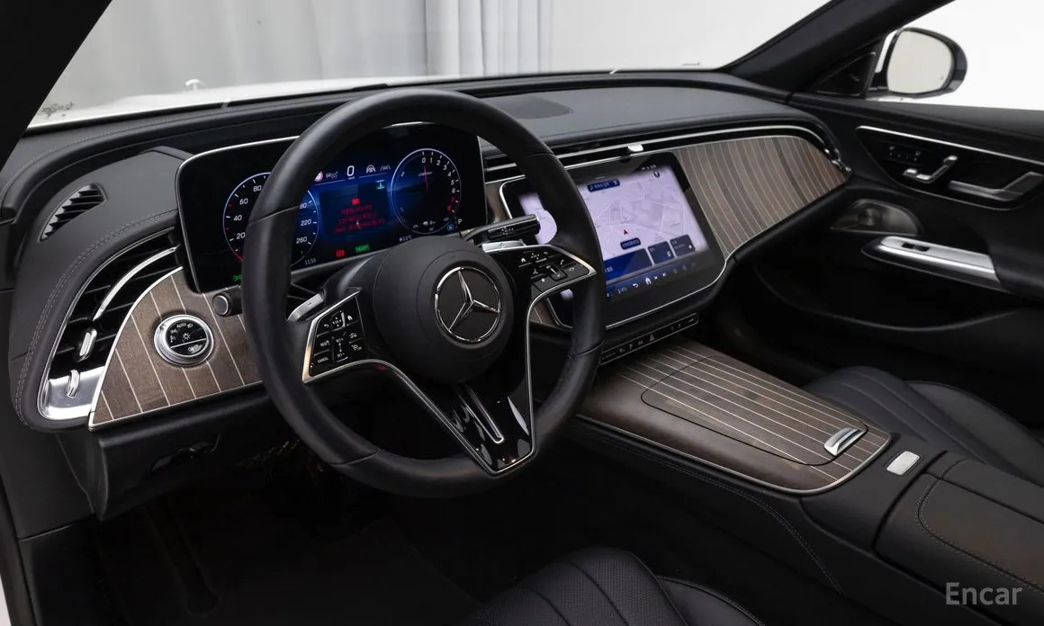 Фото 13 - Mercedes-Benz E-Class