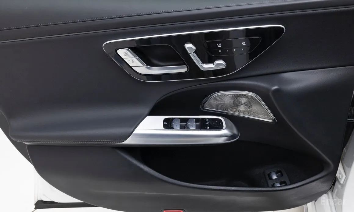 Фото 15 - Mercedes-Benz E-Class