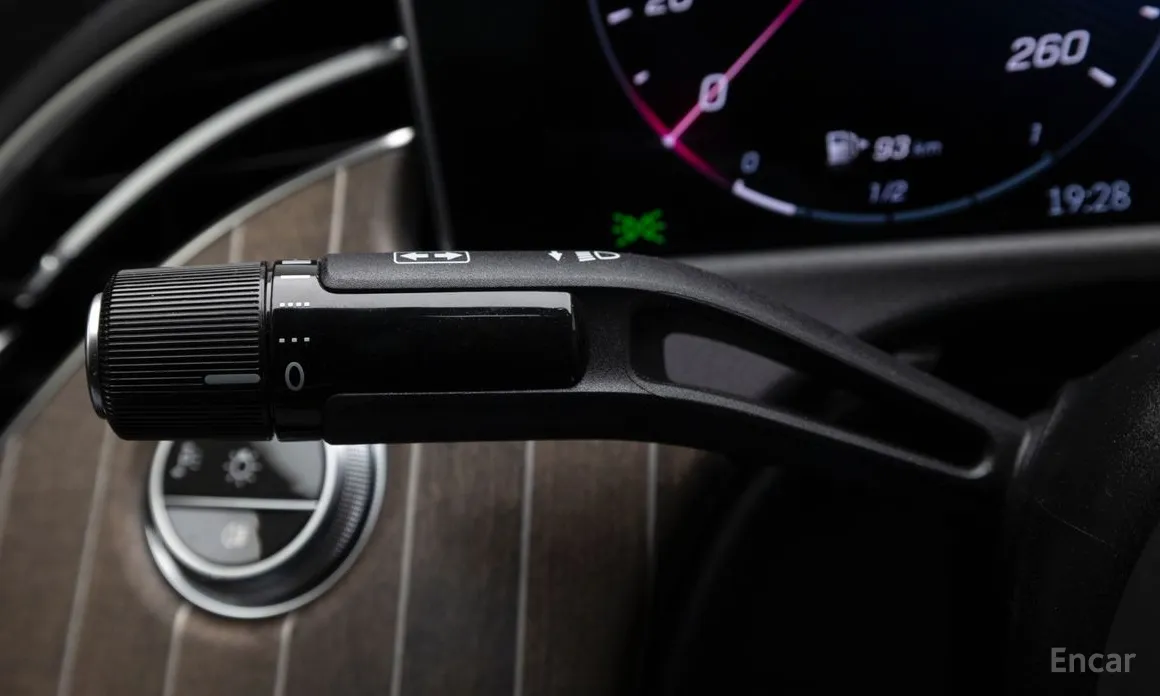 Фото 18 - Mercedes-Benz E-Class