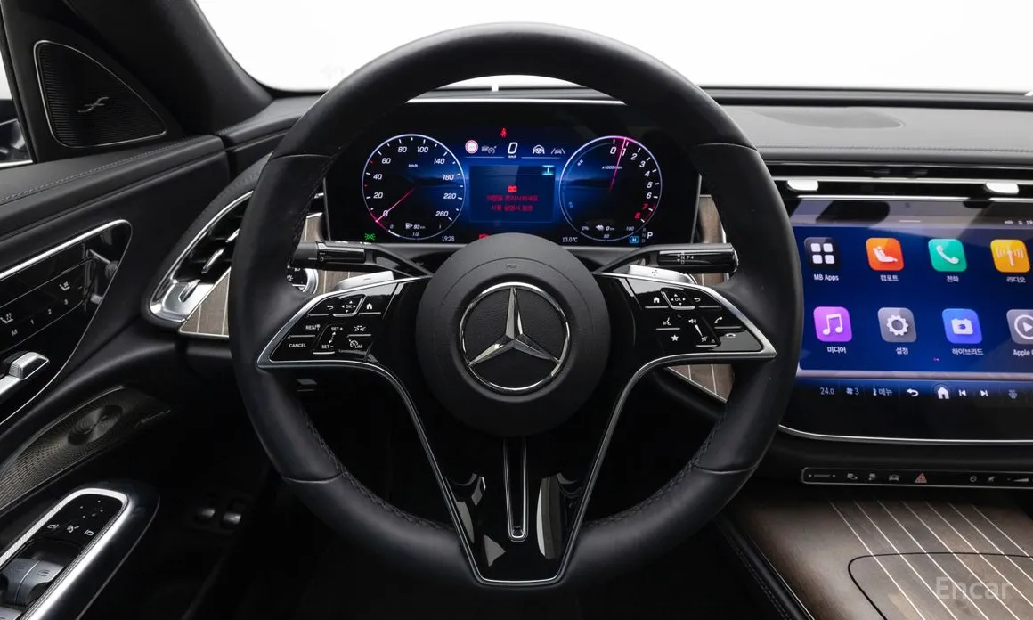 Фото 20 - Mercedes-Benz E-Class