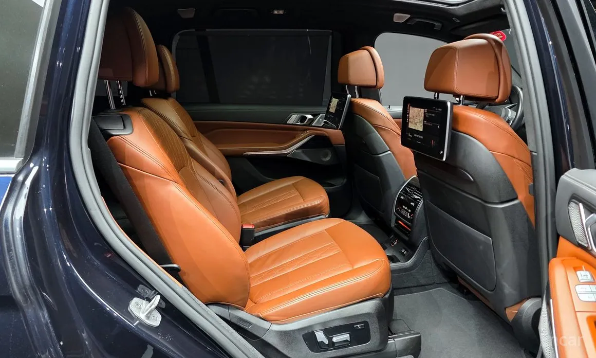 Фото 12 - BMW X7