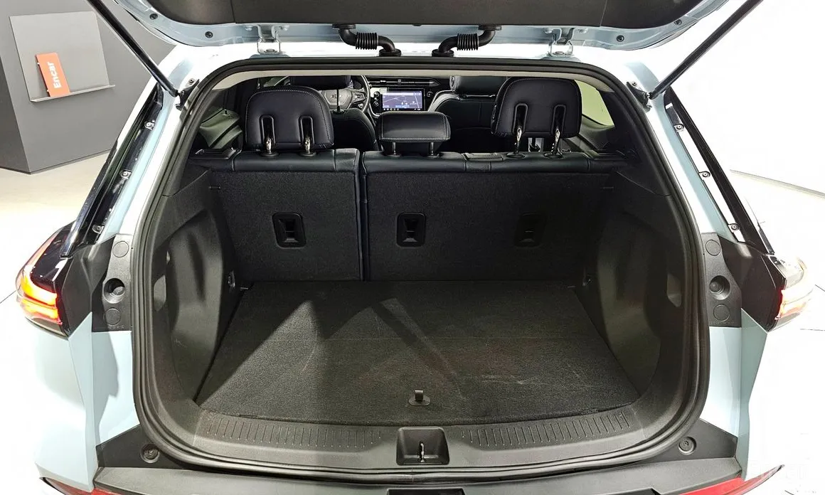 Фото 20 - Chevrolet Bolt EUV