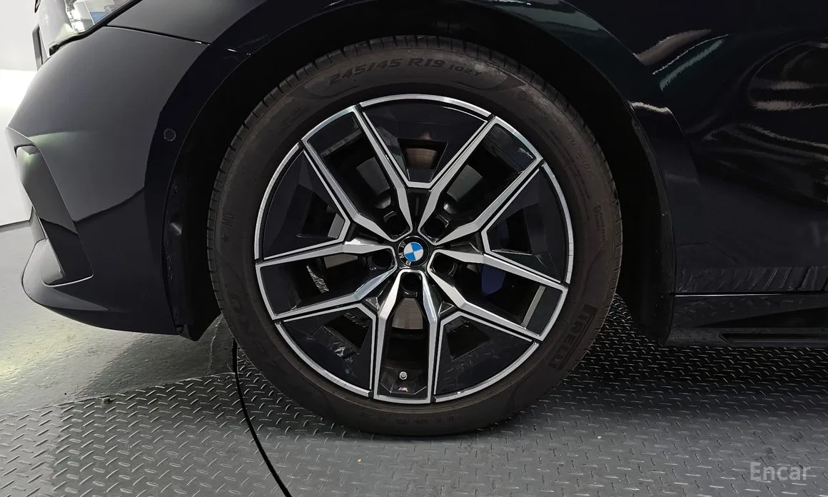 Фото 5 - BMW 5 Series