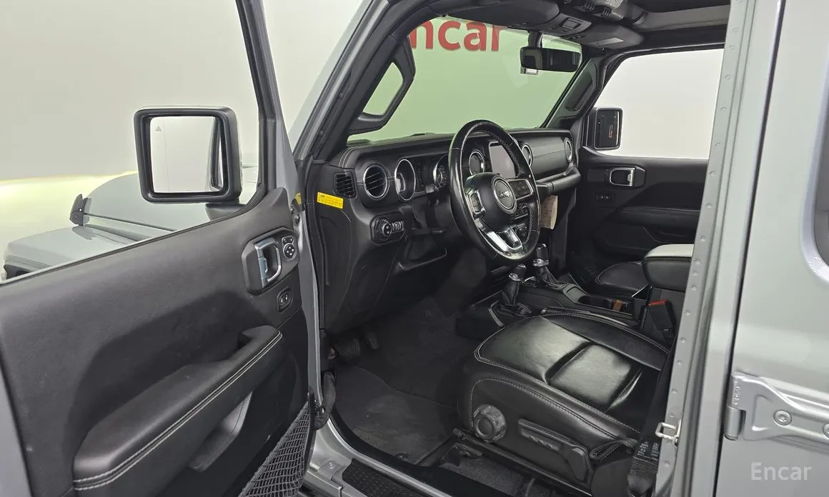 Фото 10 - Jeep Wrangler