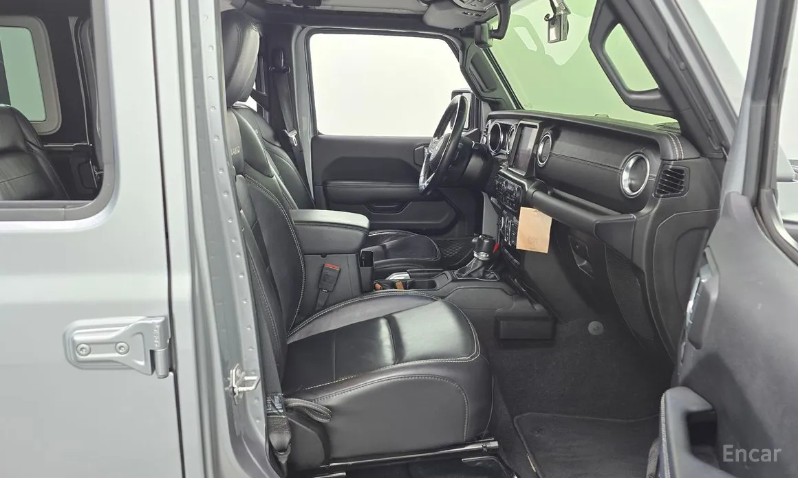 Фото 11 - Jeep Wrangler