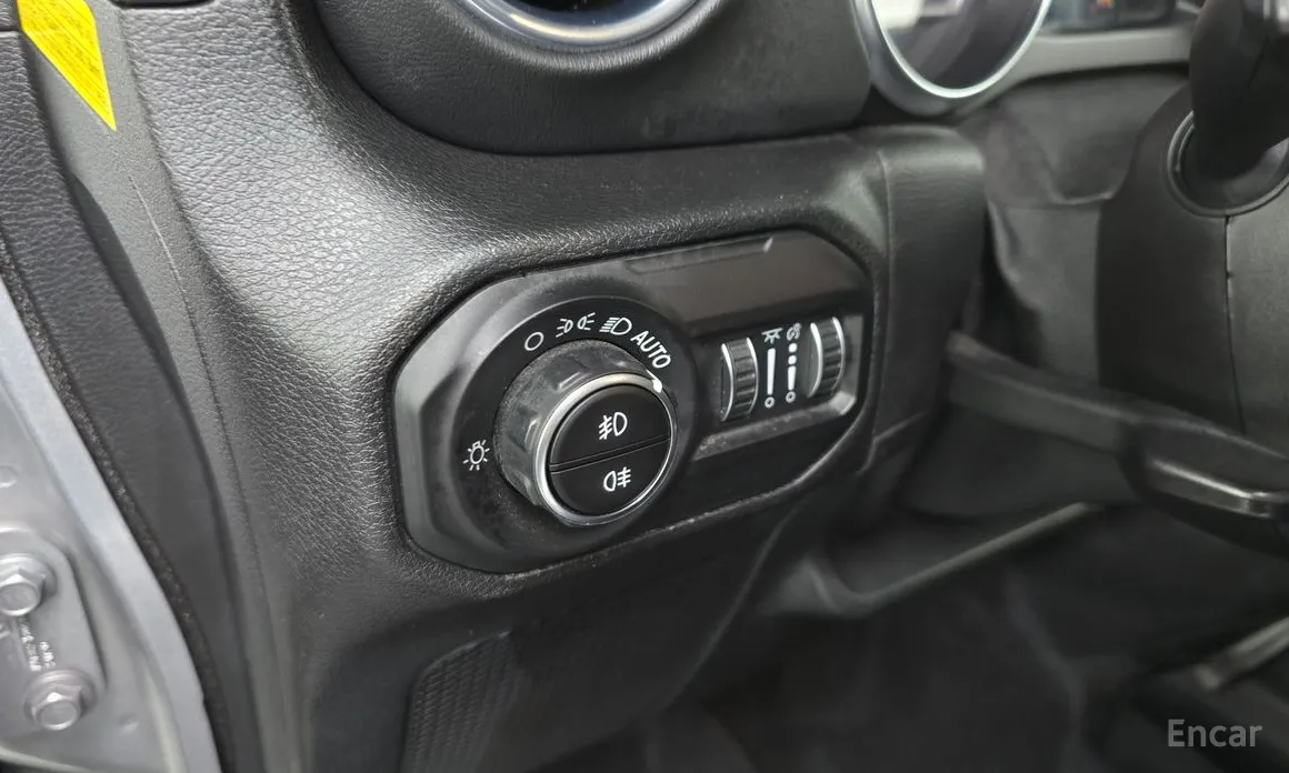 Фото 18 - Jeep Wrangler