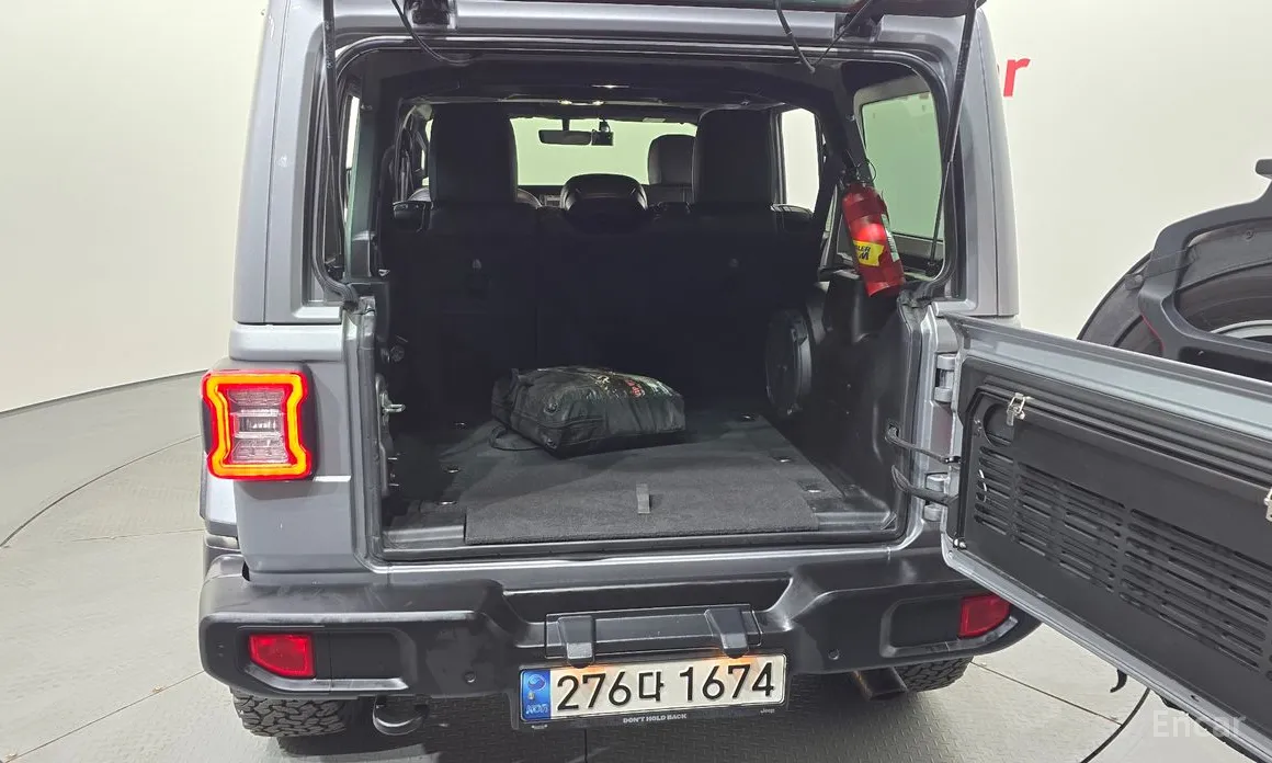 Фото 20 - Jeep Wrangler