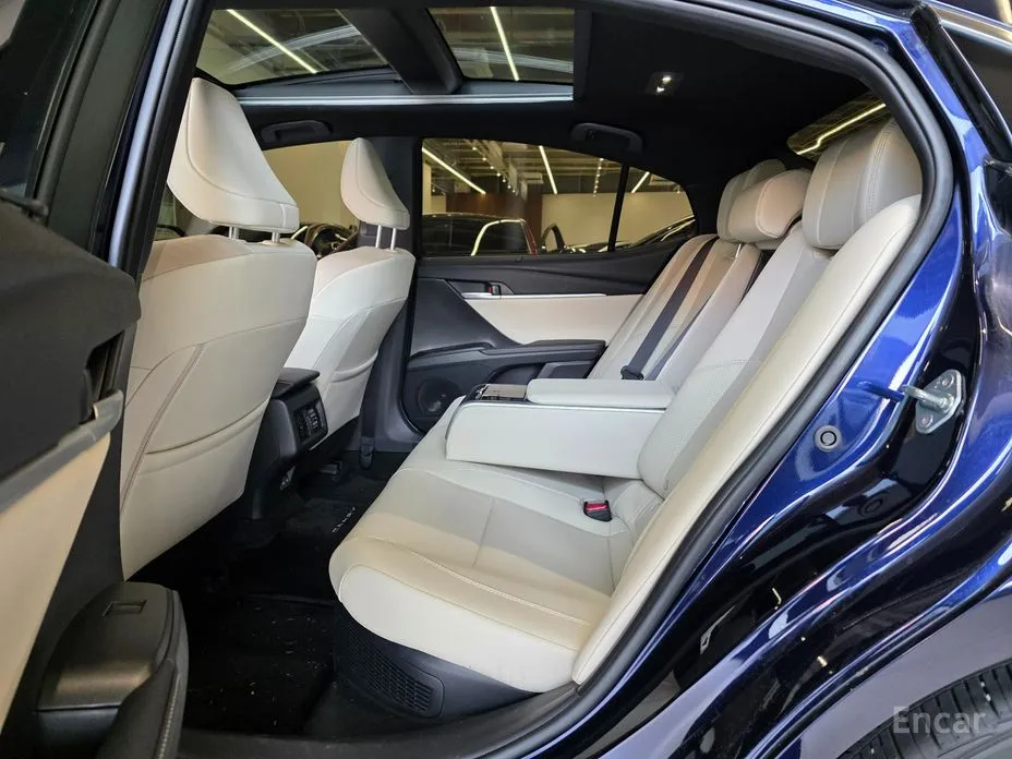 Фото 11 - Toyota Camry