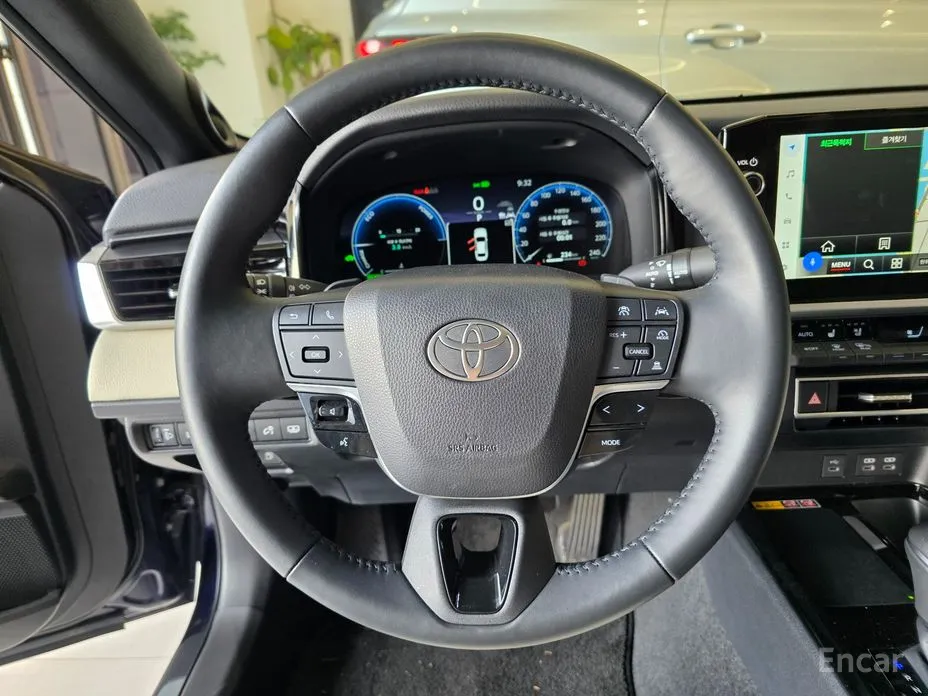 Фото 13 - Toyota Camry