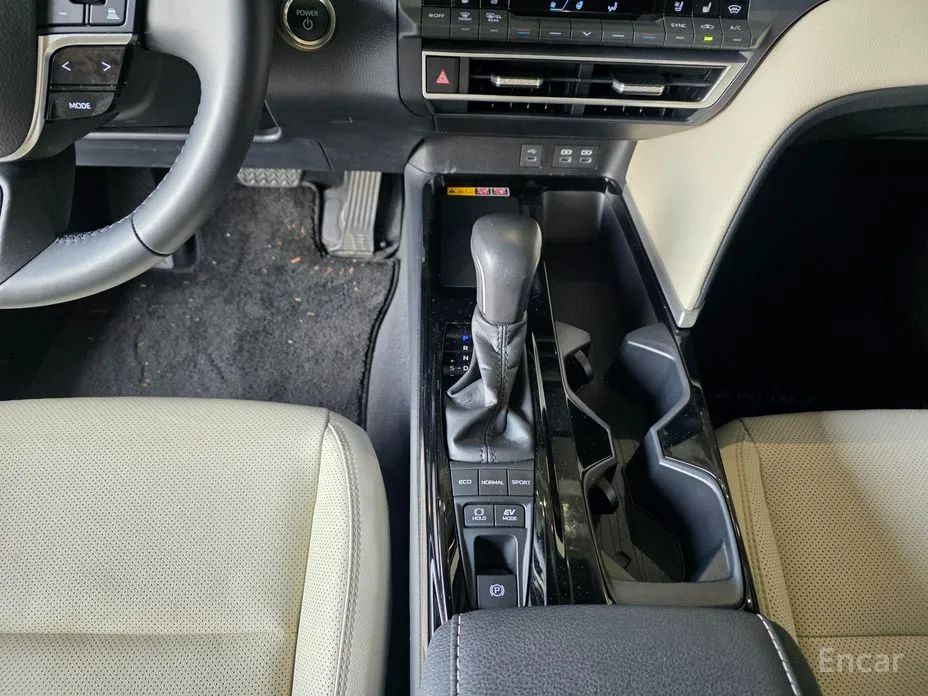 Фото 9 - Toyota Camry