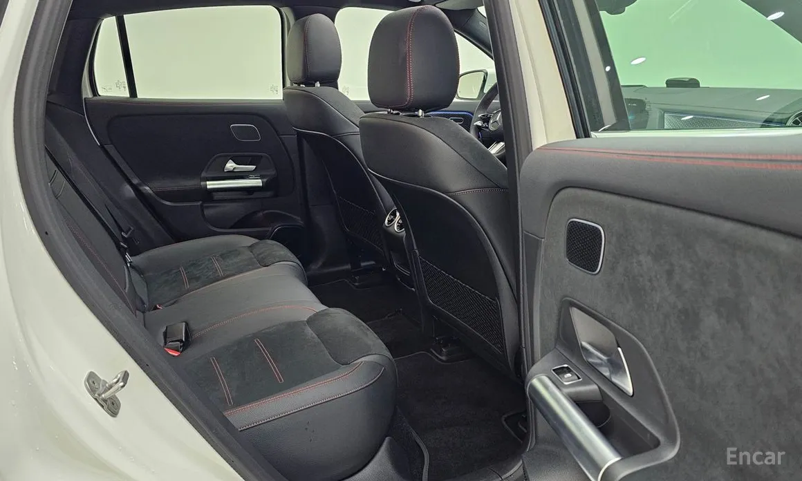 Фото 10 - Mercedes-Benz EQA