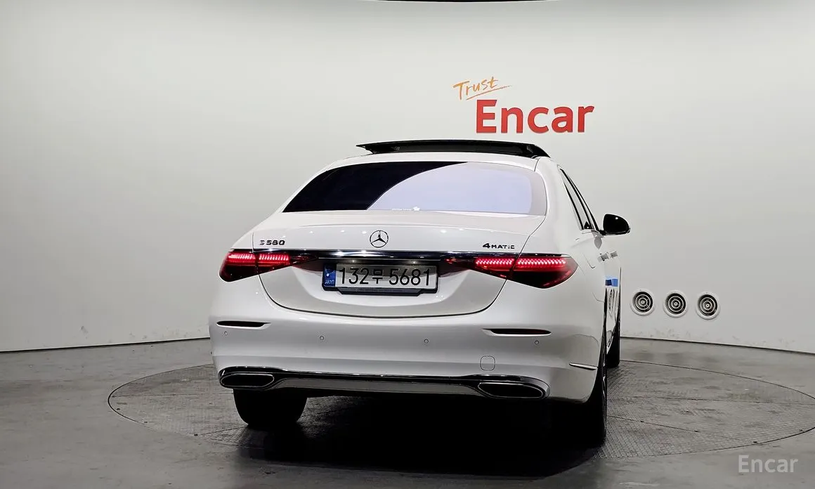 Фото 4 - Mercedes-Benz S-Class