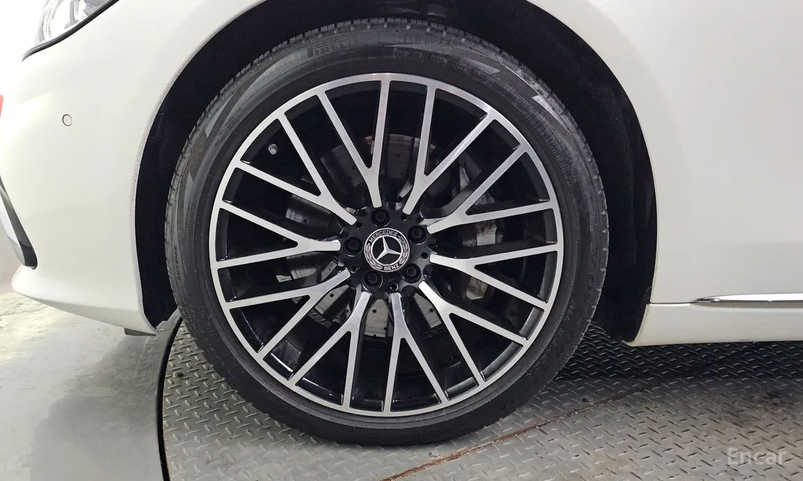 Фото 5 - Mercedes-Benz S-Class