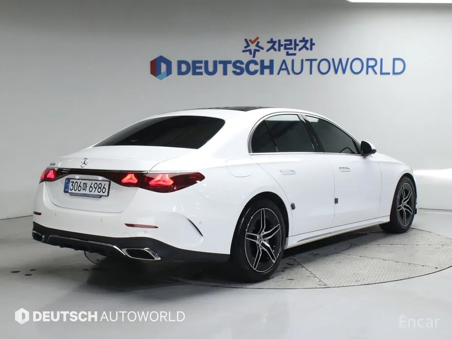 Фото 2 - Mercedes-Benz E-Class