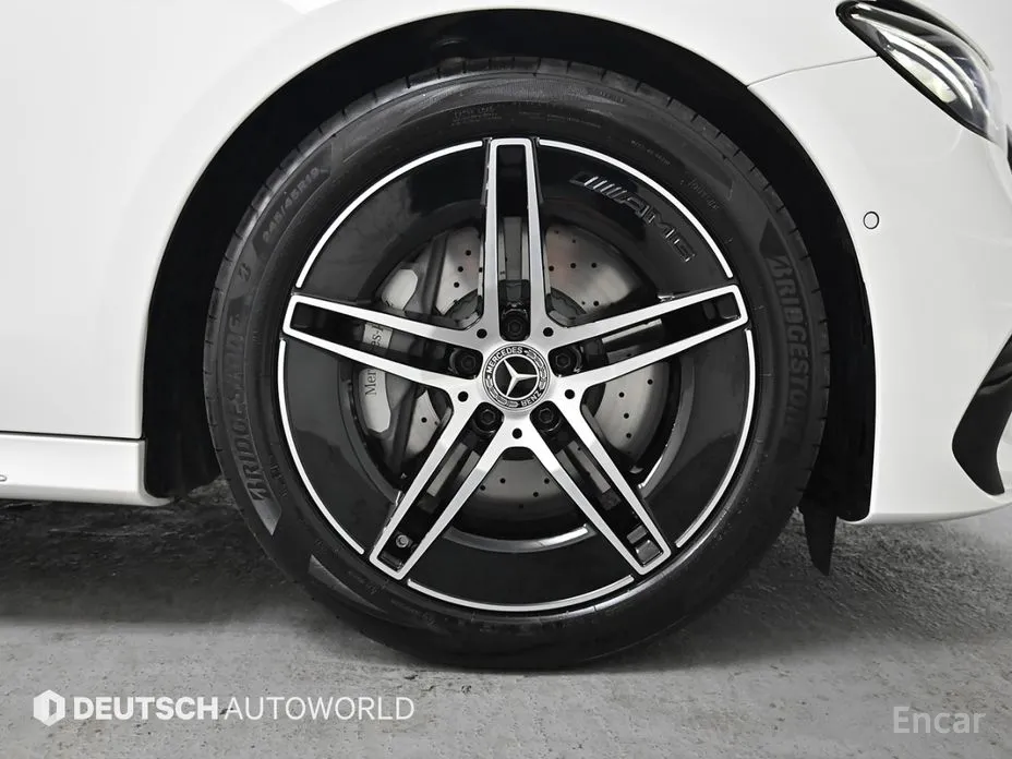 Фото 5 - Mercedes-Benz E-Class