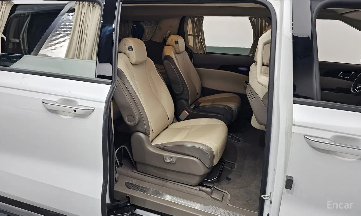 Фото 12 - Kia Carnival