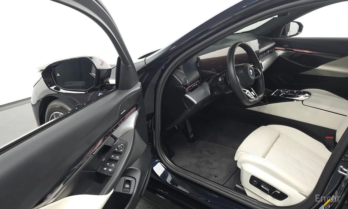 Фото 12 - BMW i5