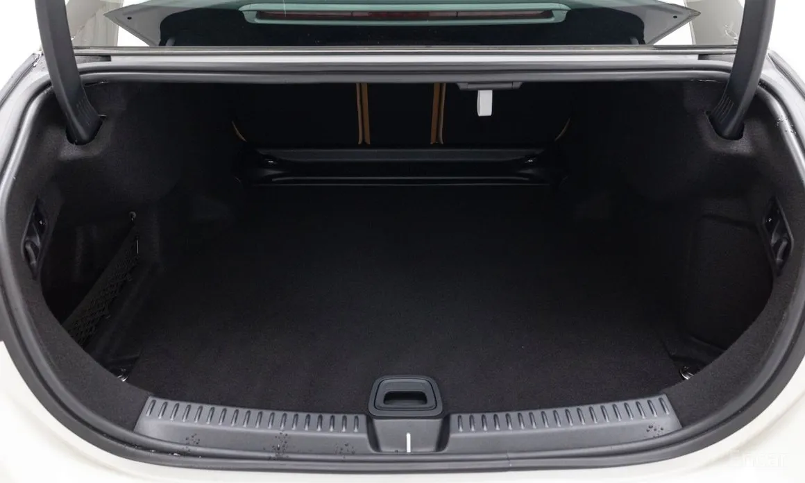 Фото 11 - Mercedes-Benz E-Class