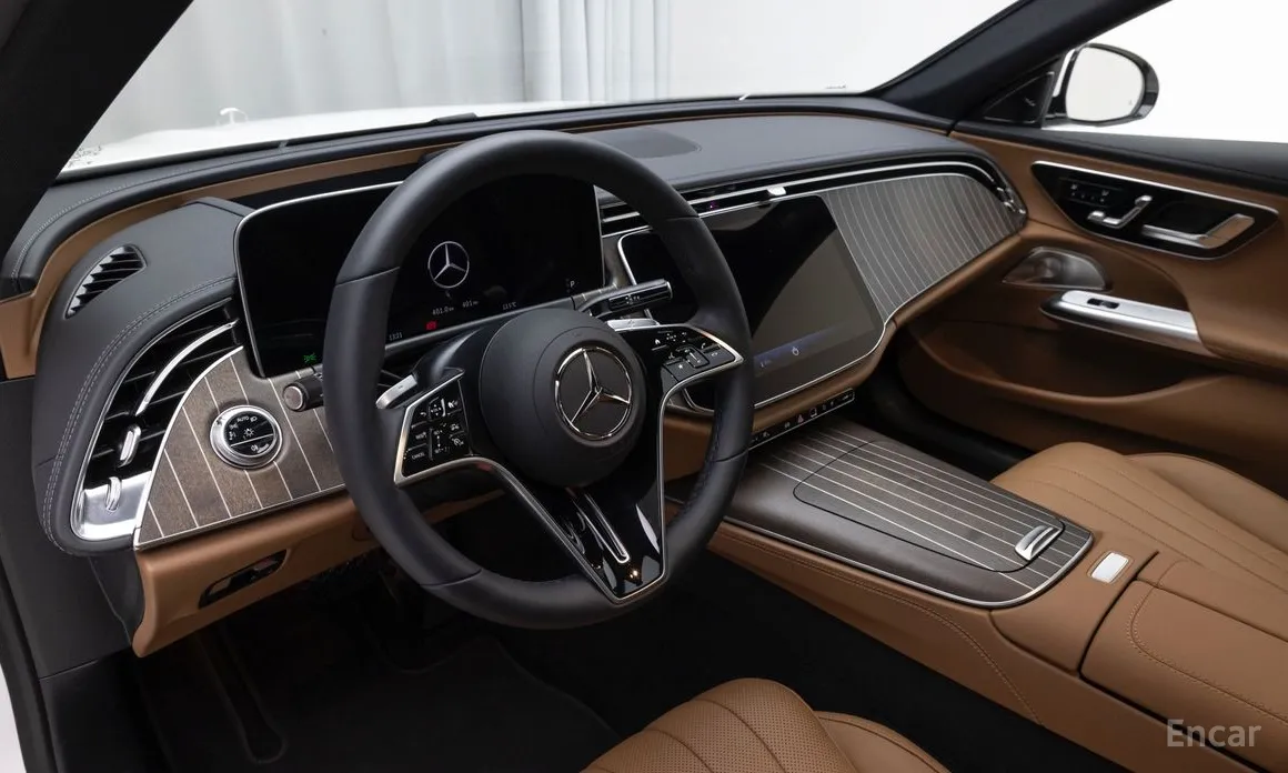 Фото 13 - Mercedes-Benz E-Class