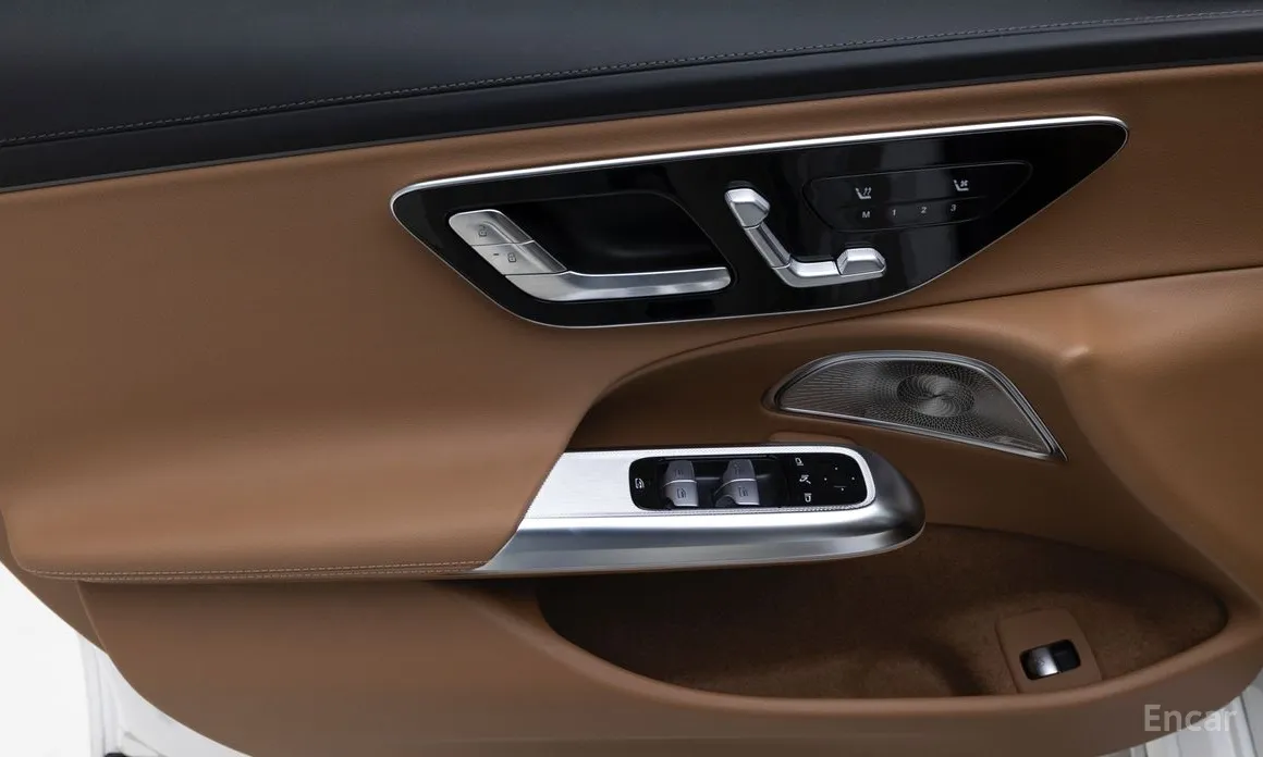 Фото 15 - Mercedes-Benz E-Class