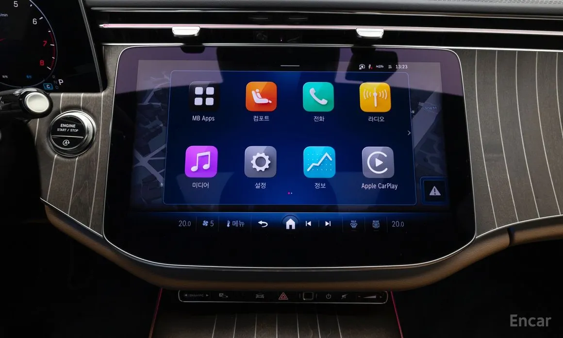 Фото 16 - Mercedes-Benz E-Class