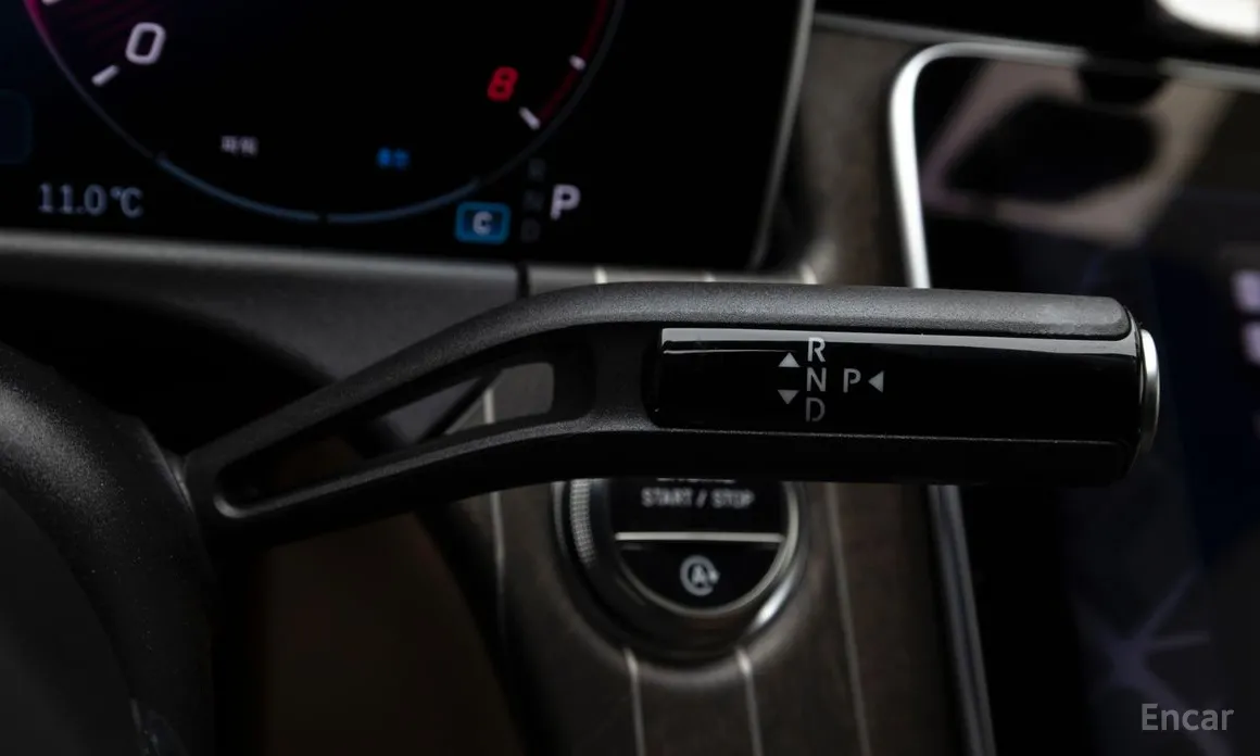 Фото 19 - Mercedes-Benz E-Class