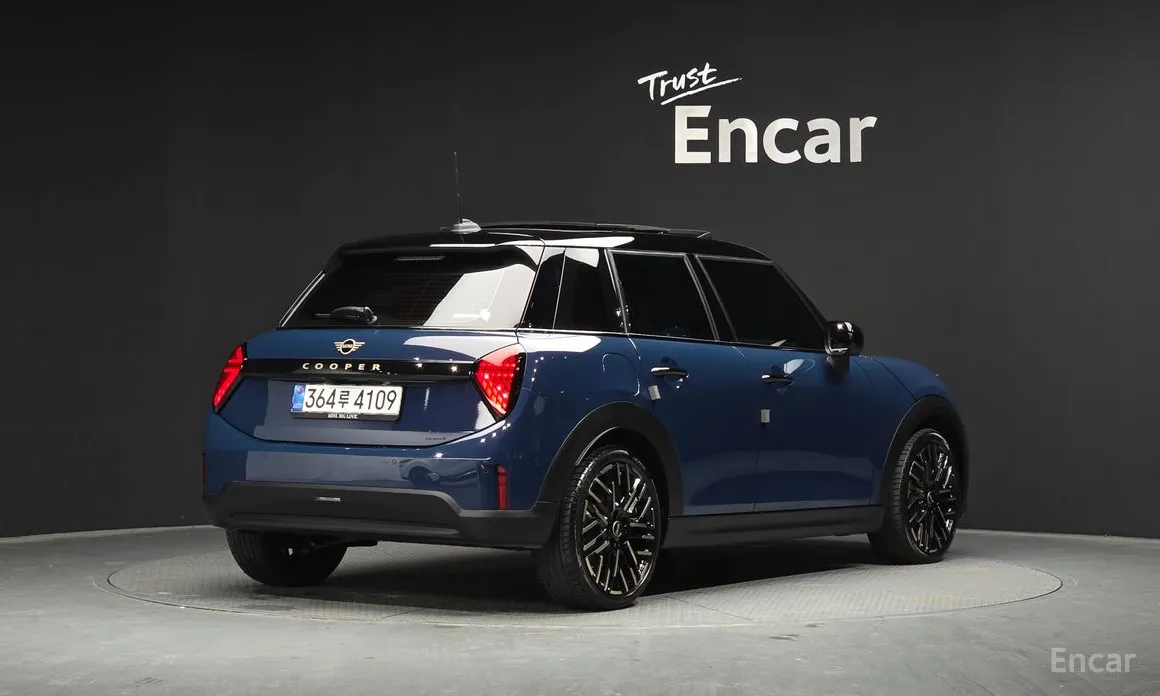 Фото 2 - Mini Cooper