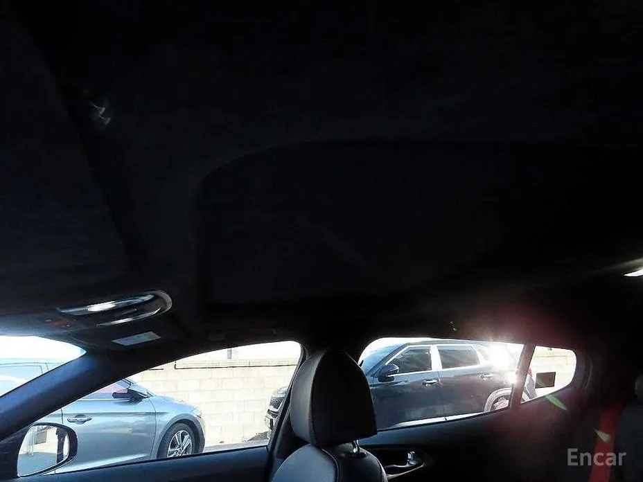 Фото 16 - Kia Stinger