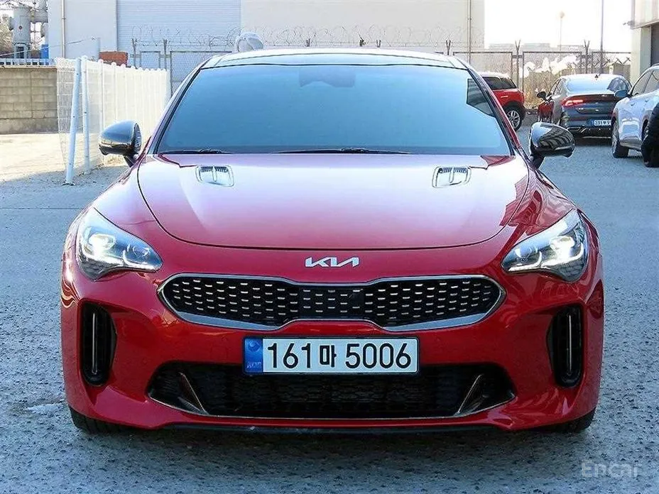 Фото 2 - Kia Stinger