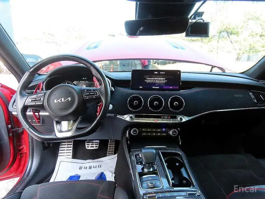 Фото 7 - Kia Stinger