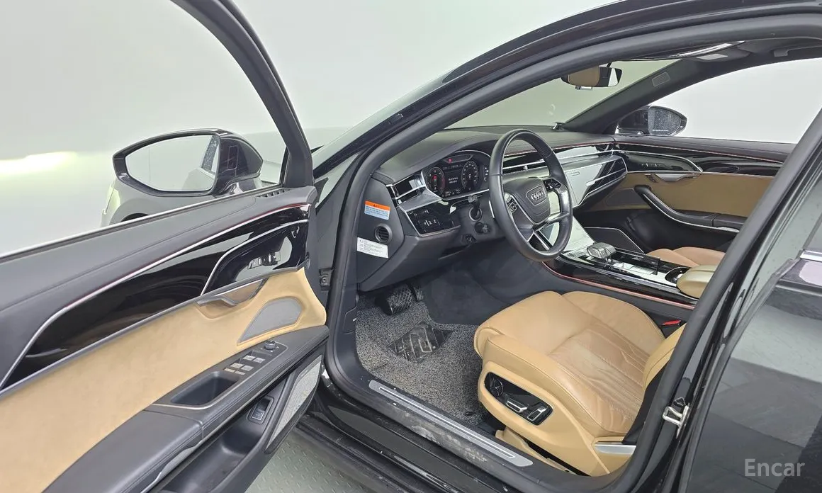 Фото 10 - Audi A8