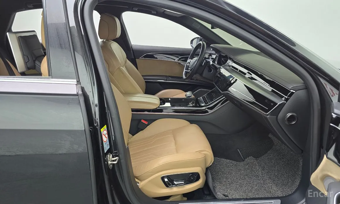 Фото 11 - Audi A8