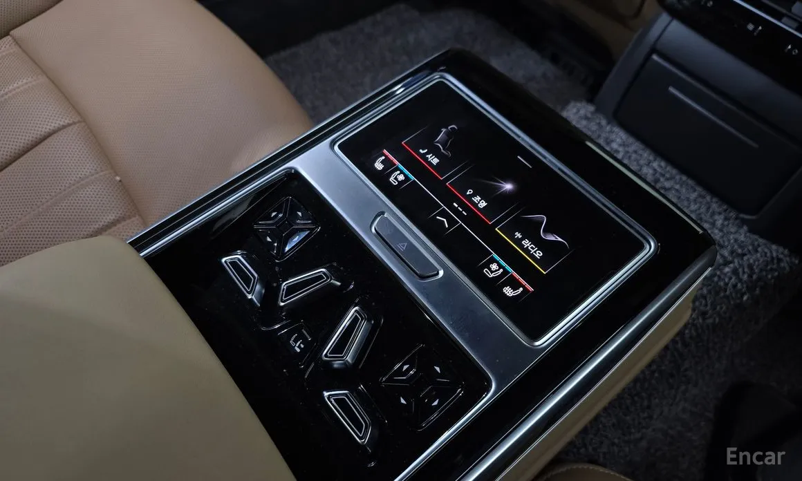 Фото 18 - Audi A8