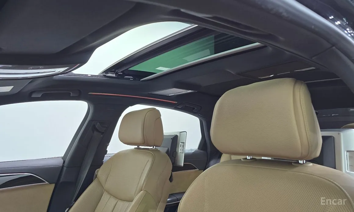 Фото 19 - Audi A8