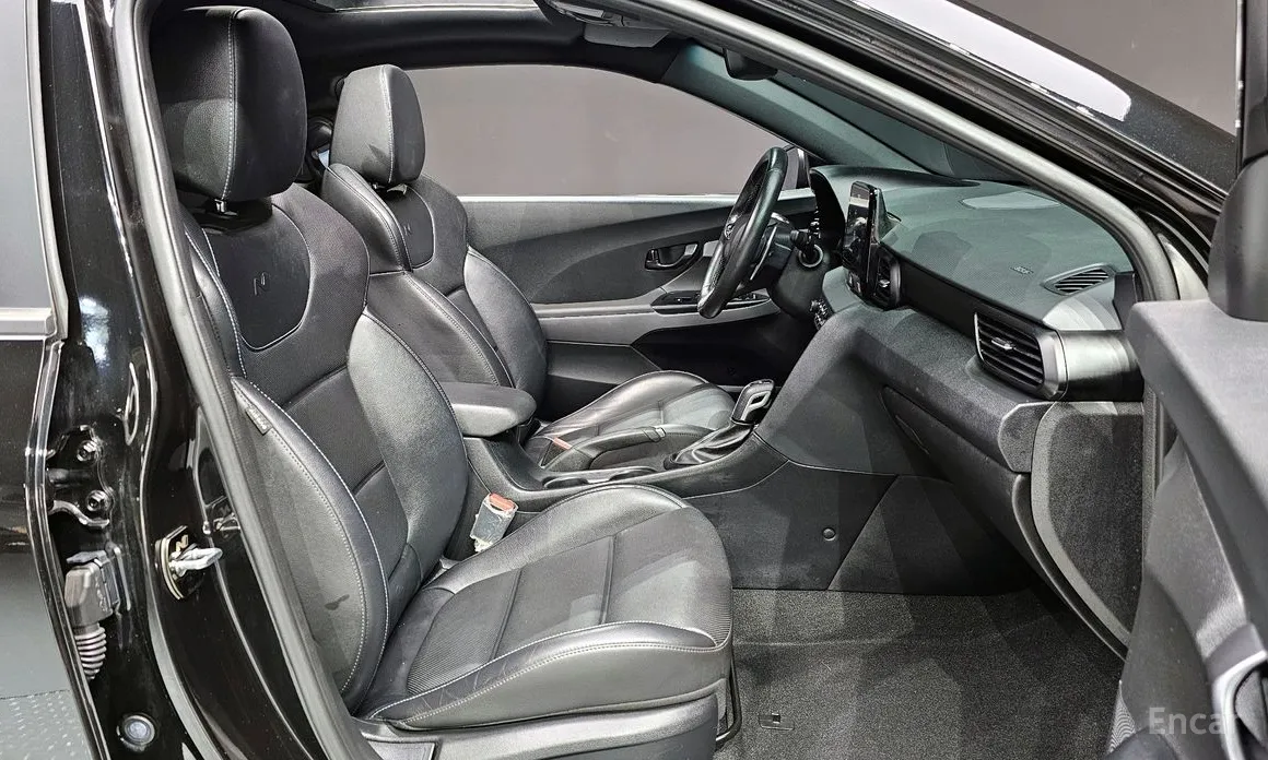 Фото 10 - Hyundai Veloster