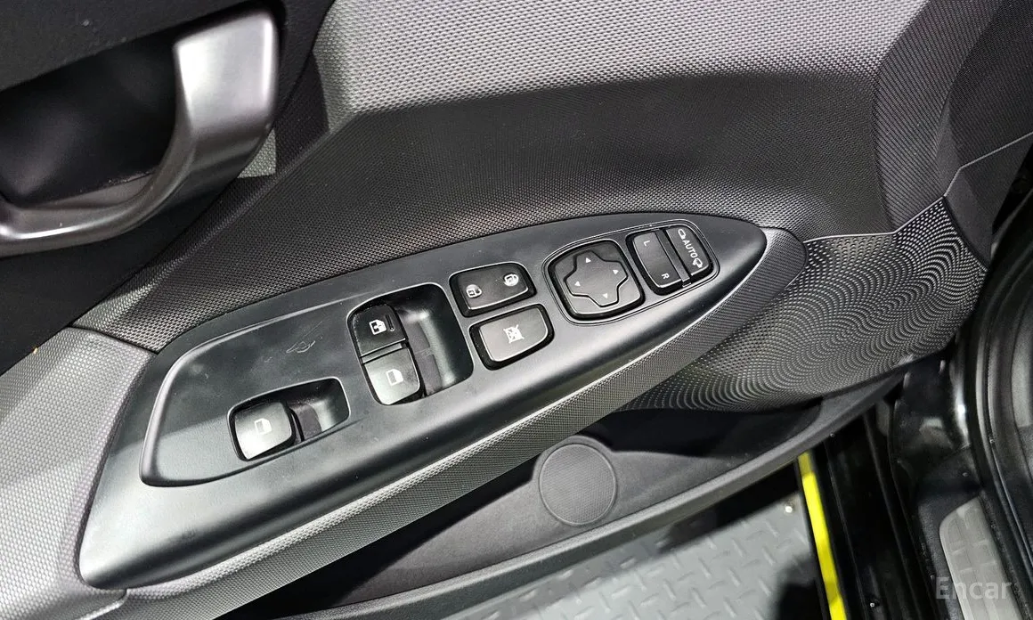 Фото 18 - Hyundai Veloster