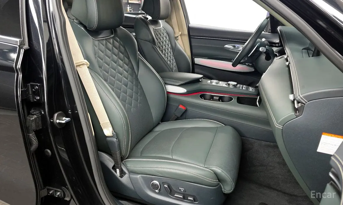 Фото 11 - Genesis GV70