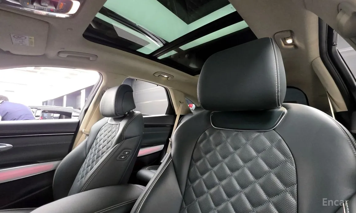 Фото 18 - Genesis GV70