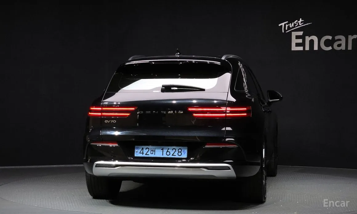 Фото 4 - Genesis GV70