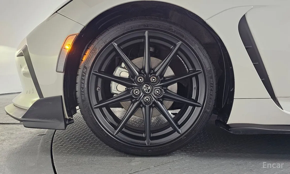 Фото 5 - Toyota 86