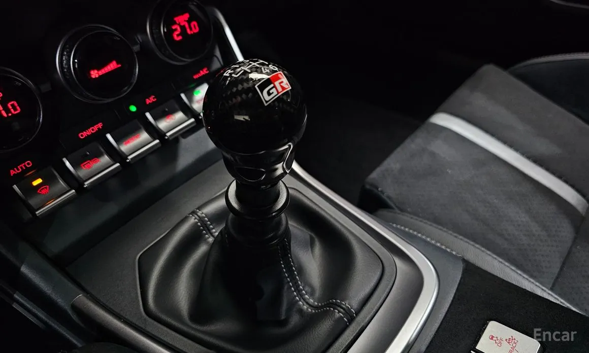 Фото 9 - Toyota 86