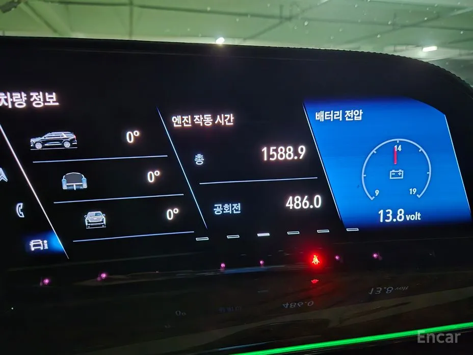 Фото 10 - Cadillac Escalade