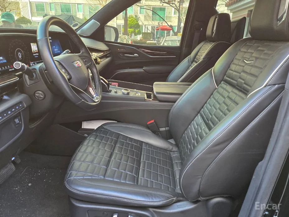 Фото 11 - Cadillac Escalade