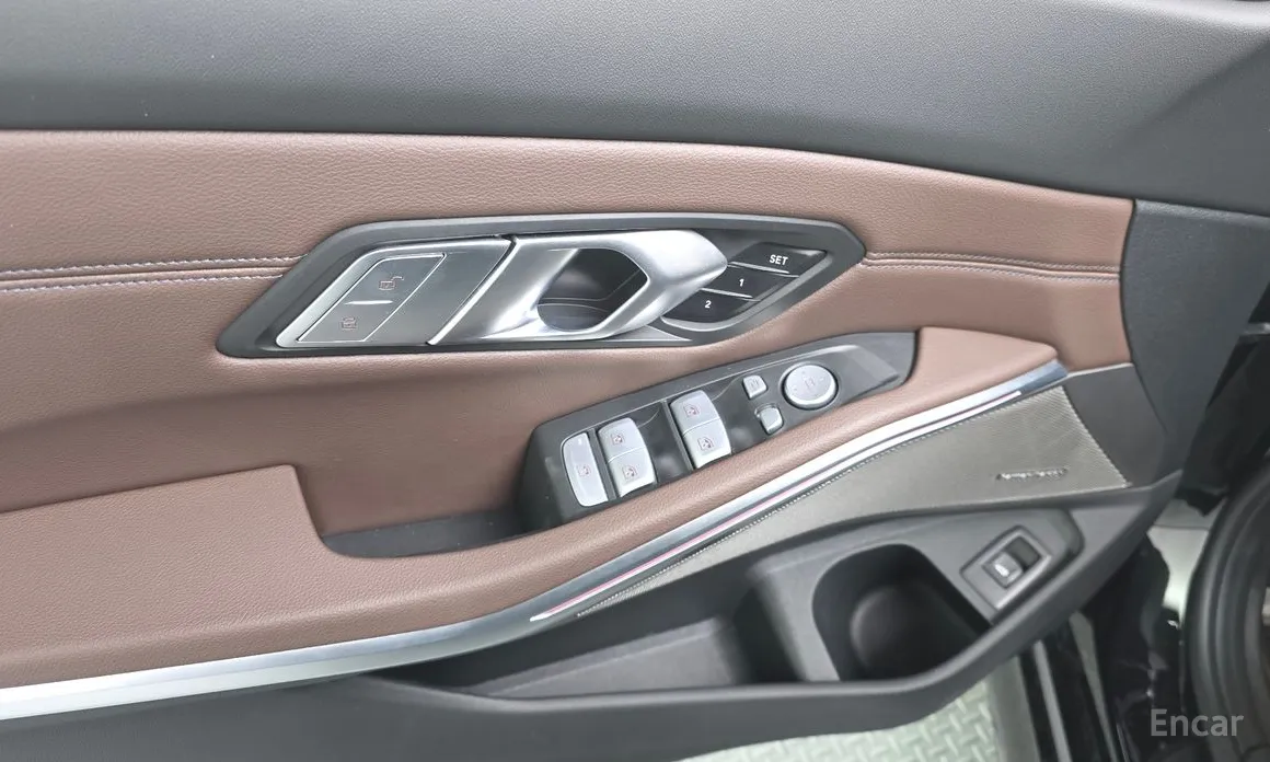 Фото 18 - BMW 3 Series