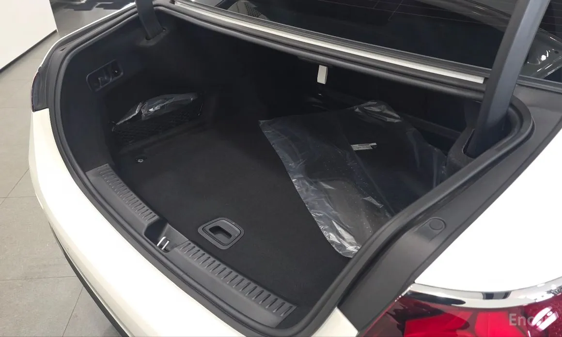 Фото 10 - Mercedes-Benz E-Class