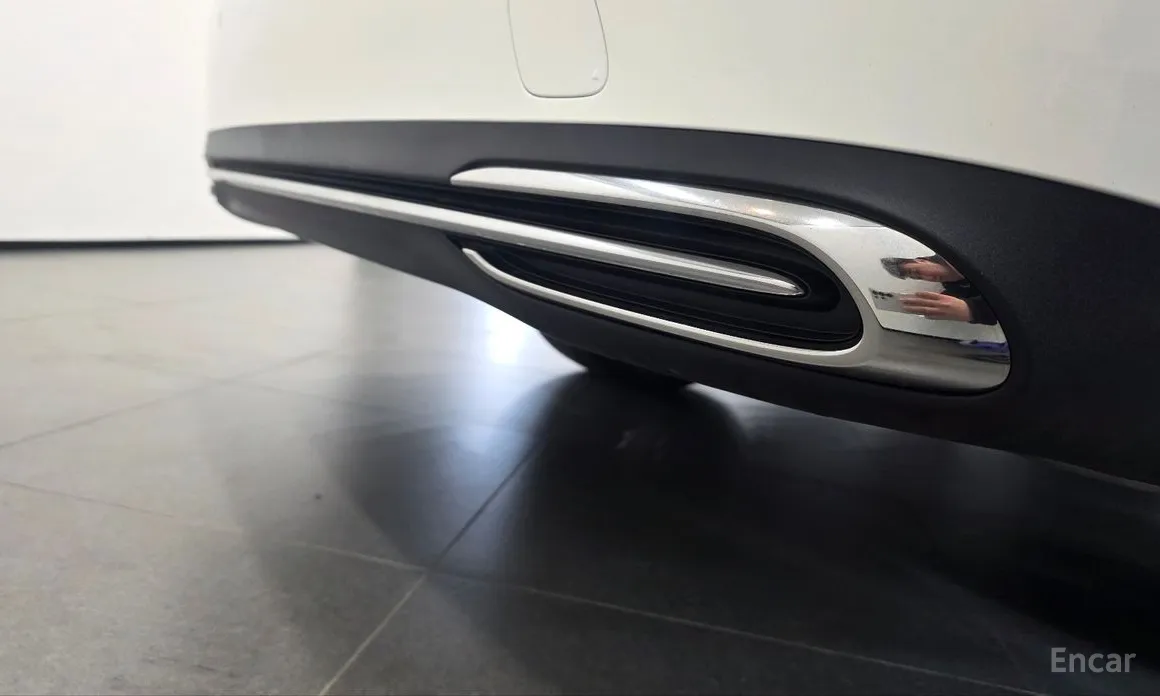 Фото 11 - Mercedes-Benz E-Class